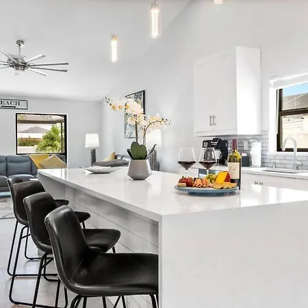 3Mins2Beach, Pool, Fencedyard, Bikes, Patio, Office